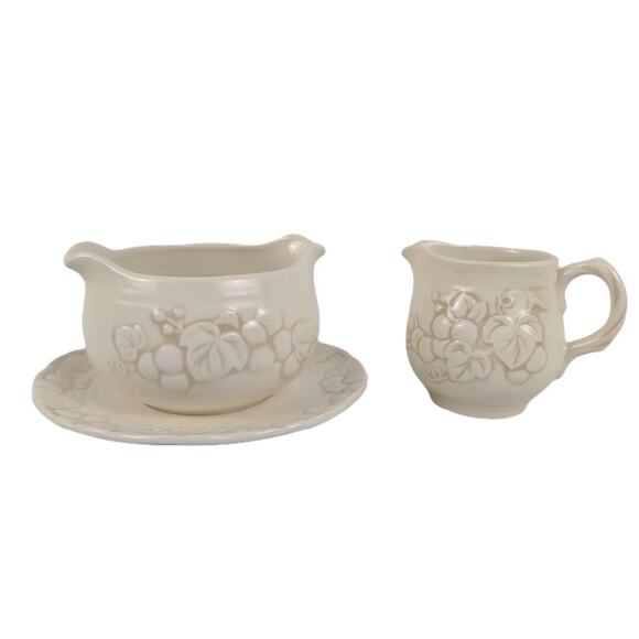 Metlox Poppytrail Antique Grape Vernonware Gravy Boat & Creamer Set c1964-84 - Picture 1 of 9